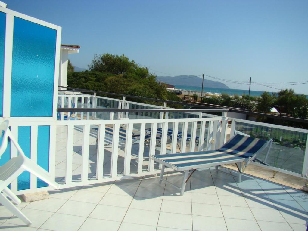Baia Del Sole Hotel Паестум Екстериор снимка