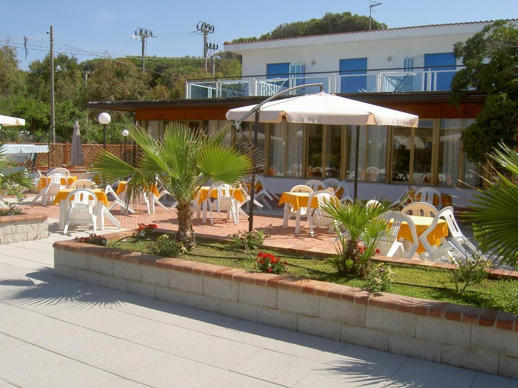 Baia Del Sole Hotel Паестум Екстериор снимка