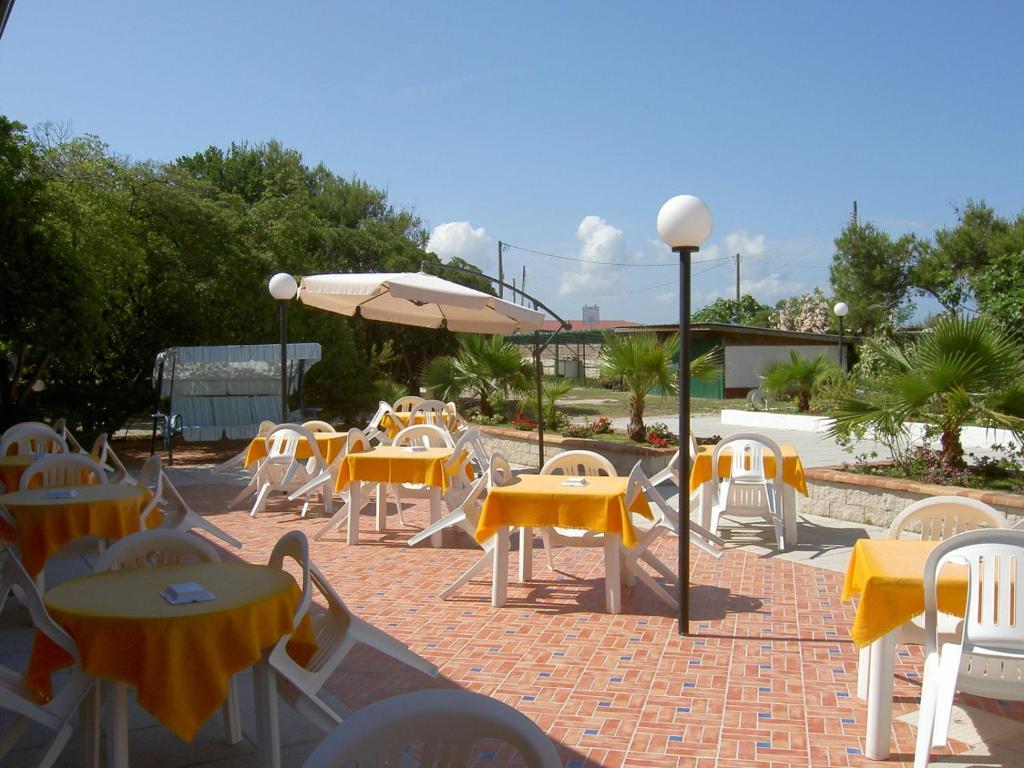 Baia Del Sole Hotel Паестум Екстериор снимка